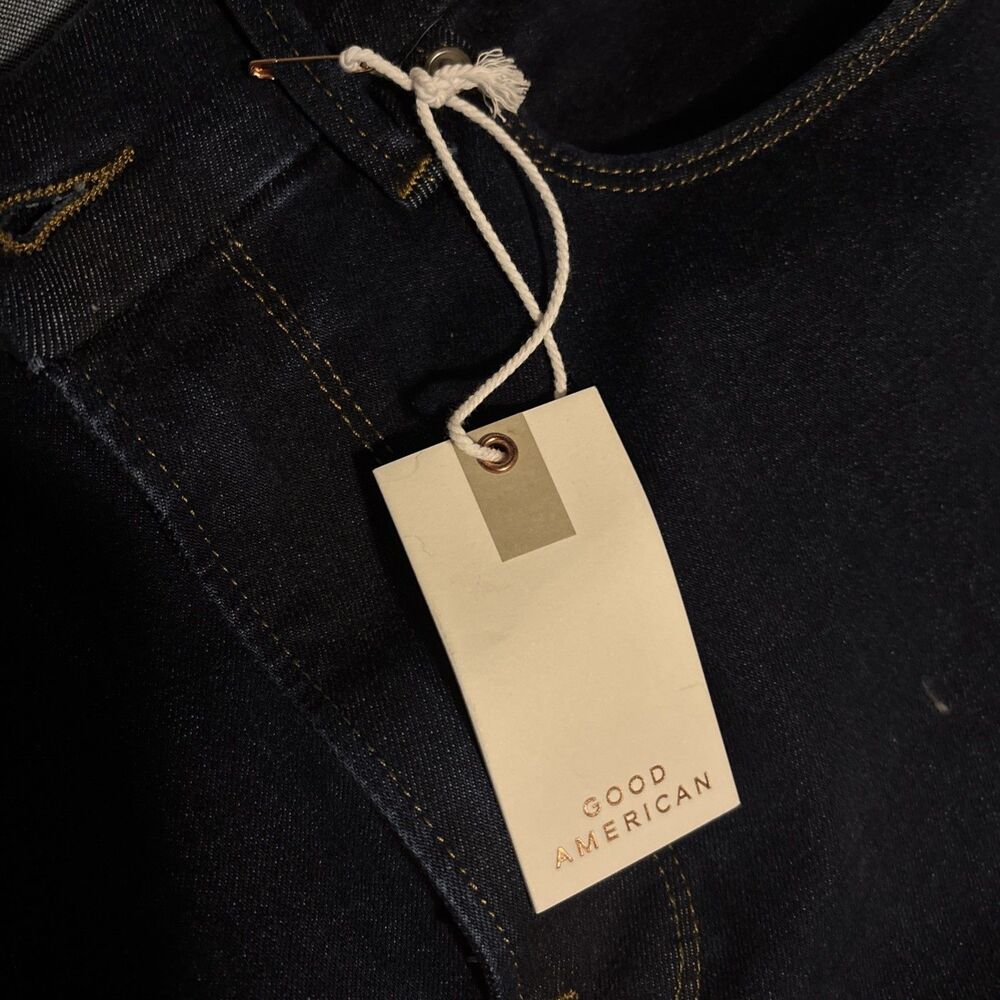 Good American Women’s Skinny Jeans in Dark Indigo - Picture 3 of 15